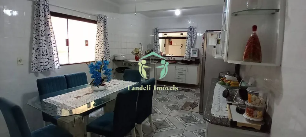 Sobrado, 3 quartos, 194 m² - Foto 1