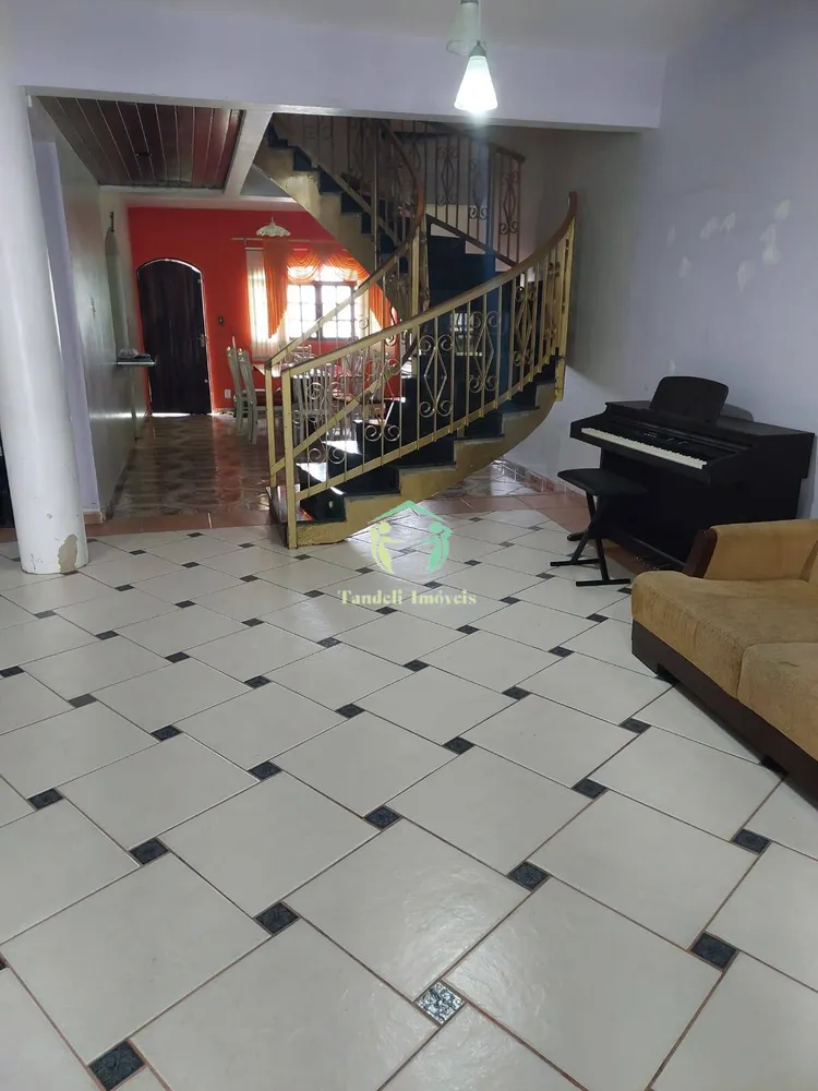 Casa, 3 quartos, 315 m² - Foto 1