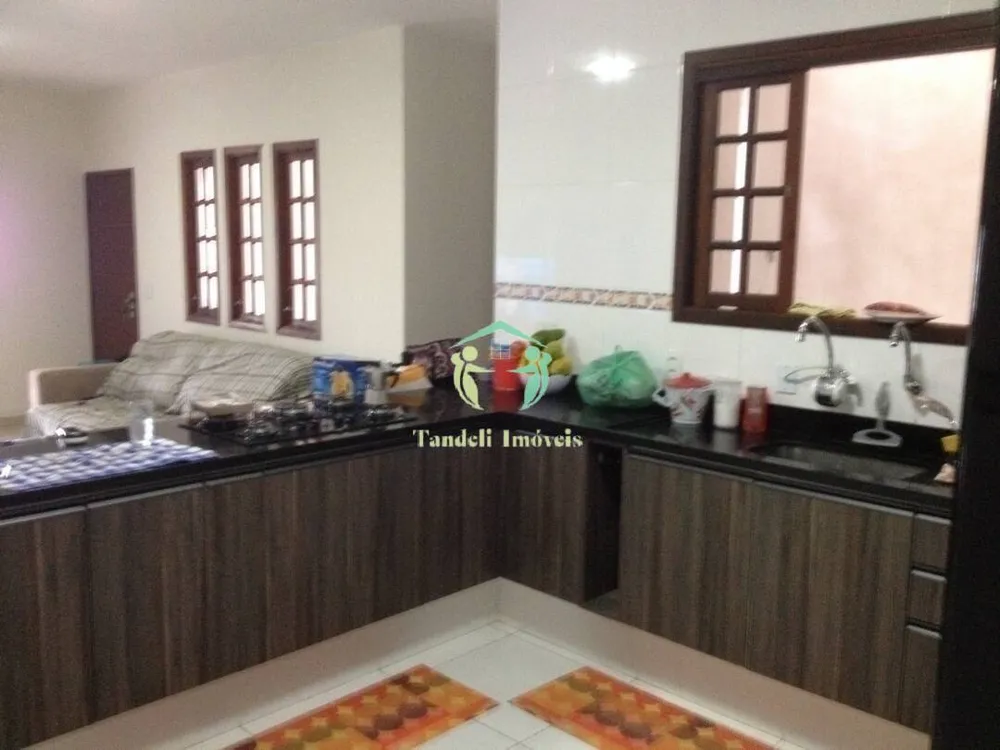 Casa, 2 quartos, 237 m² - Foto 1