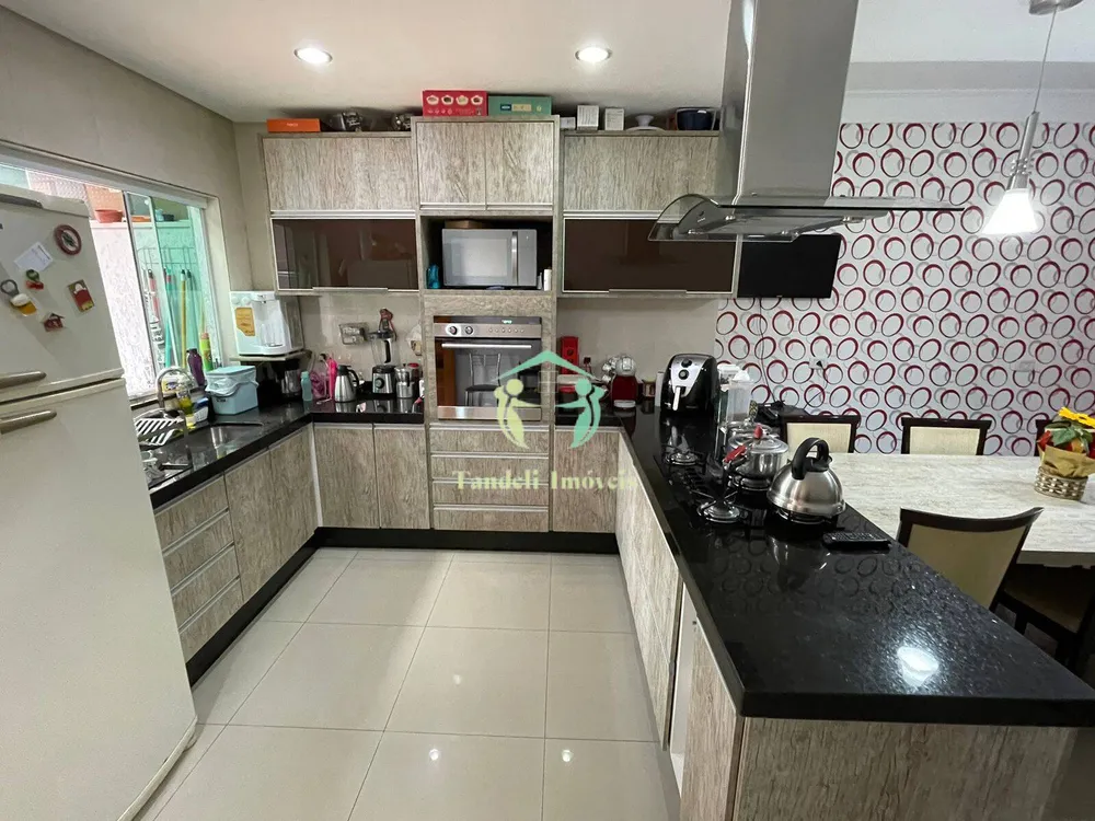Sobrado, 33 quartos, 250 m² - Foto 3