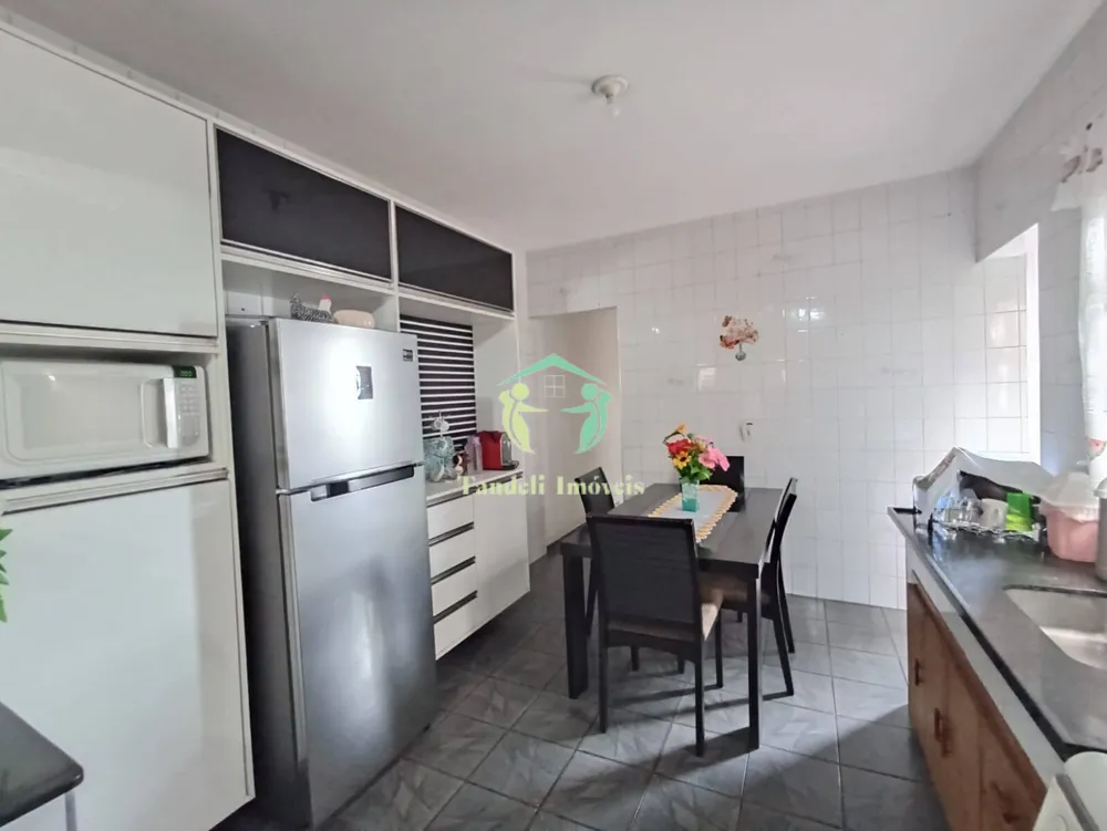 Casa, 5 quartos, 160 m² - Foto 2
