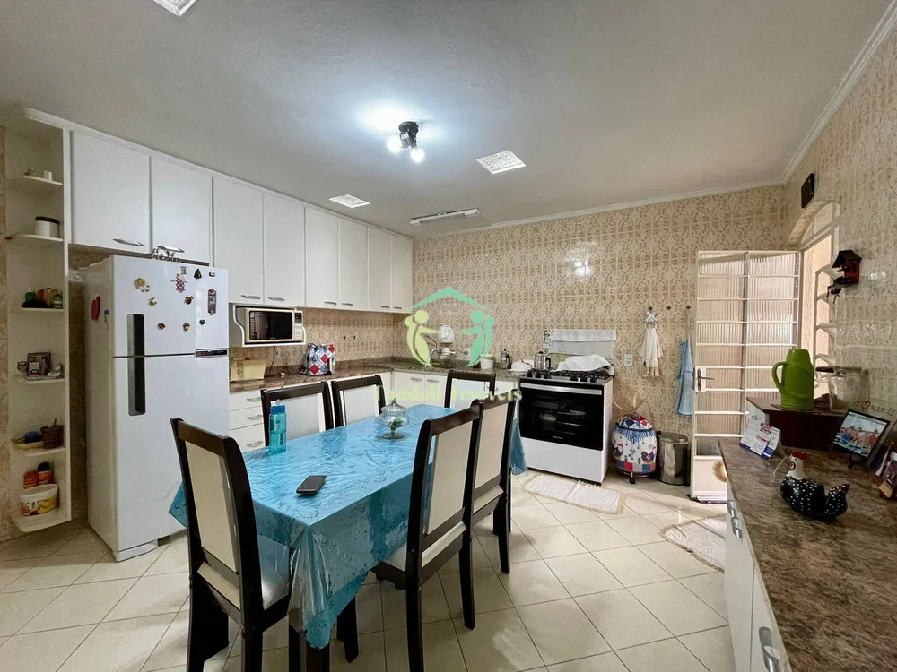 Casa, 3 quartos, 229 m² - Foto 3
