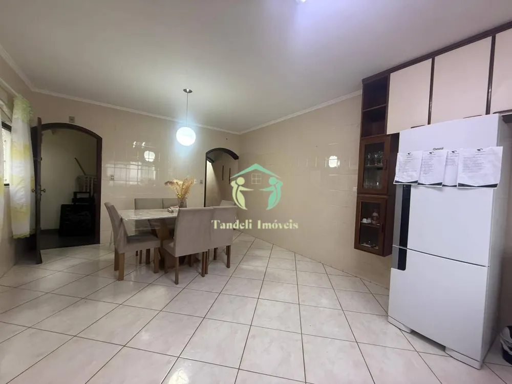 Sobrado, 3 quartos, 233 m² - Foto 2