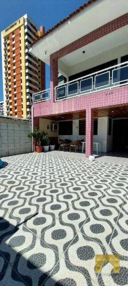 Casa, 4 quartos, 221 m² - Foto 1