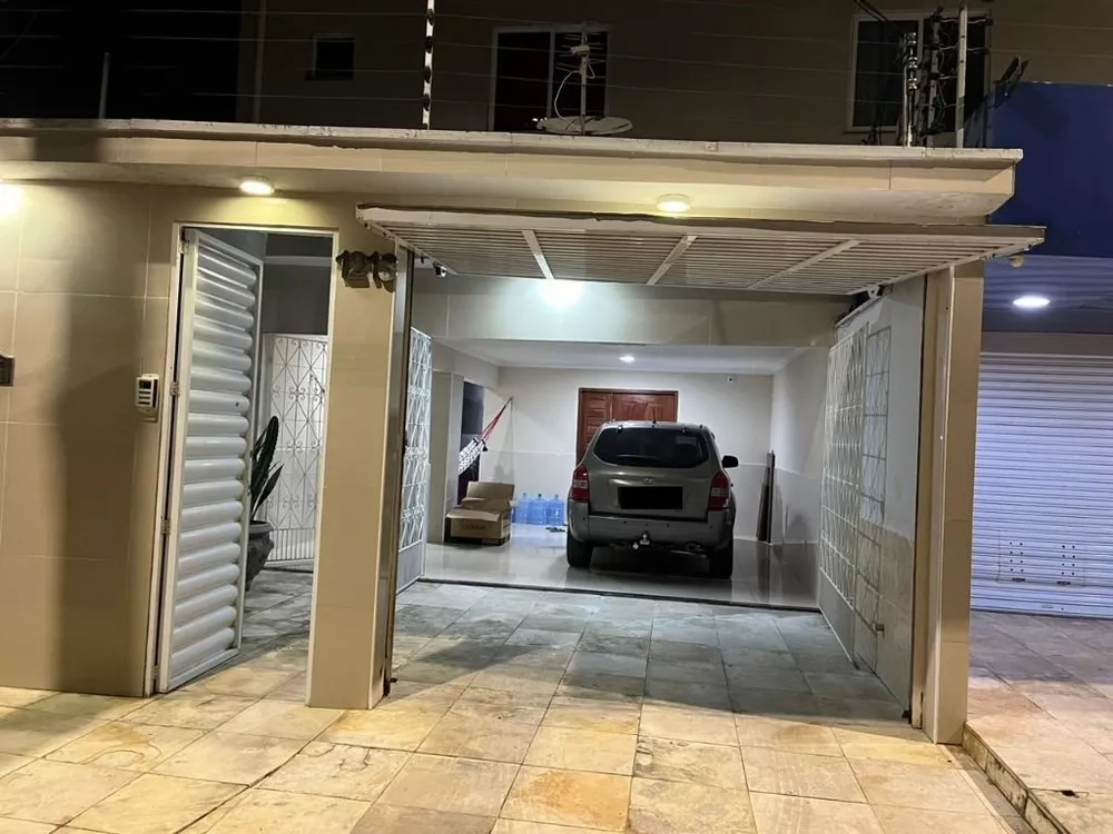 Casa à venda com 4 quartos, 205m² - Foto 2