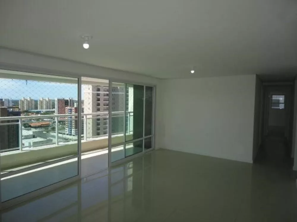 Apartamento à venda com 4 quartos, 162m² - Foto 2