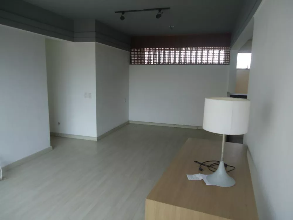 Apartamento à venda com 3 quartos, 90m² - Foto 3