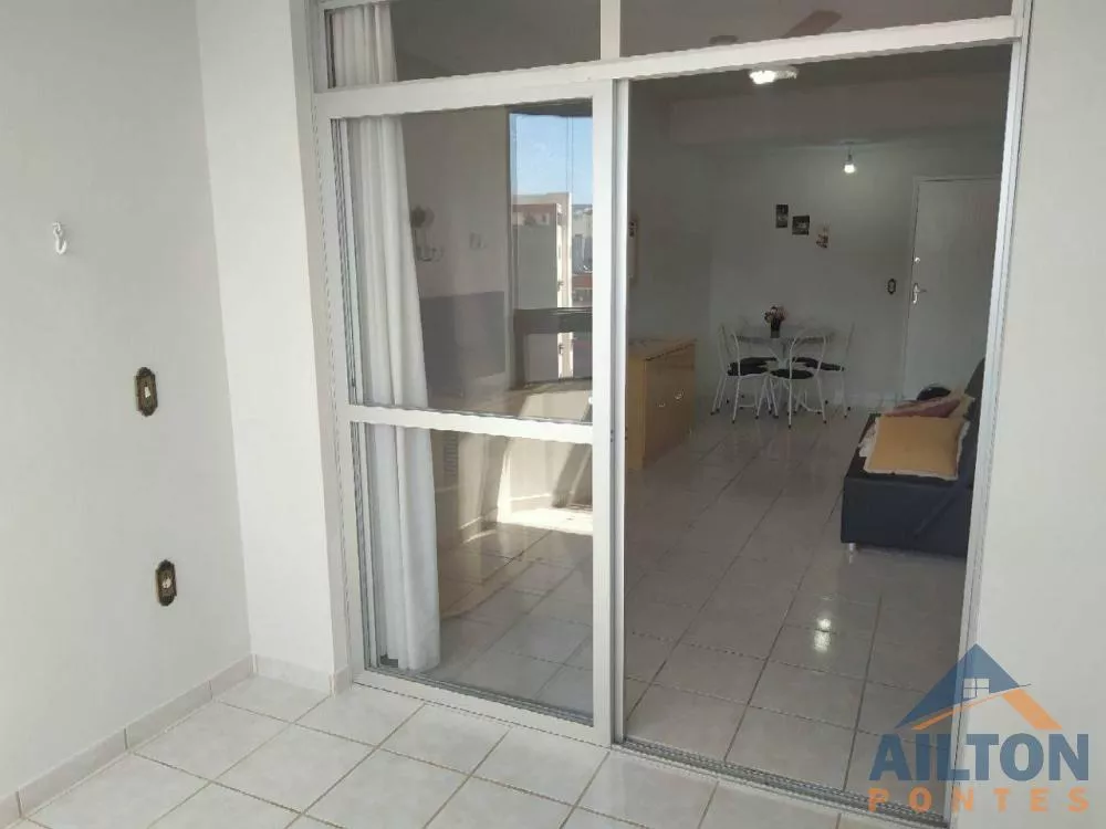 Apartamento à venda com 1 quarto, 55m² - Foto 2