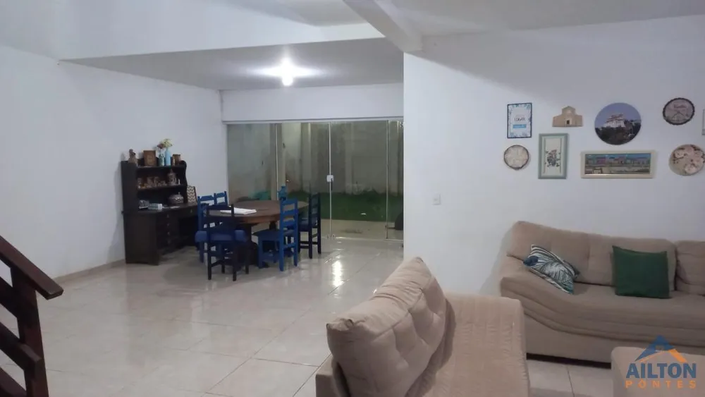 Casa, 5 quartos, 243 m² - Foto 3