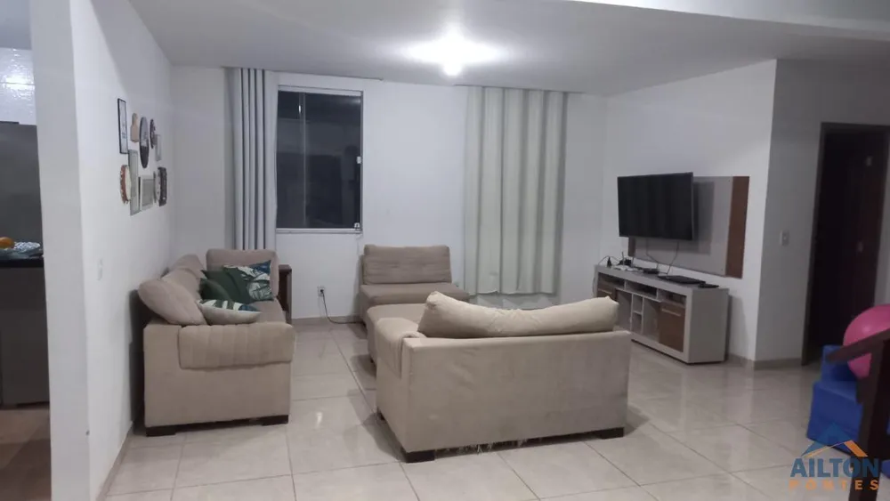Casa, 5 quartos, 243 m² - Foto 2