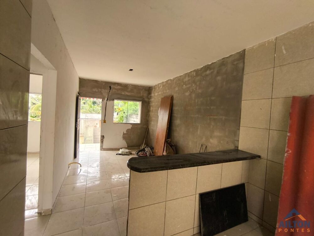 Casa à venda com 2 quartos, 60m² - Foto 1