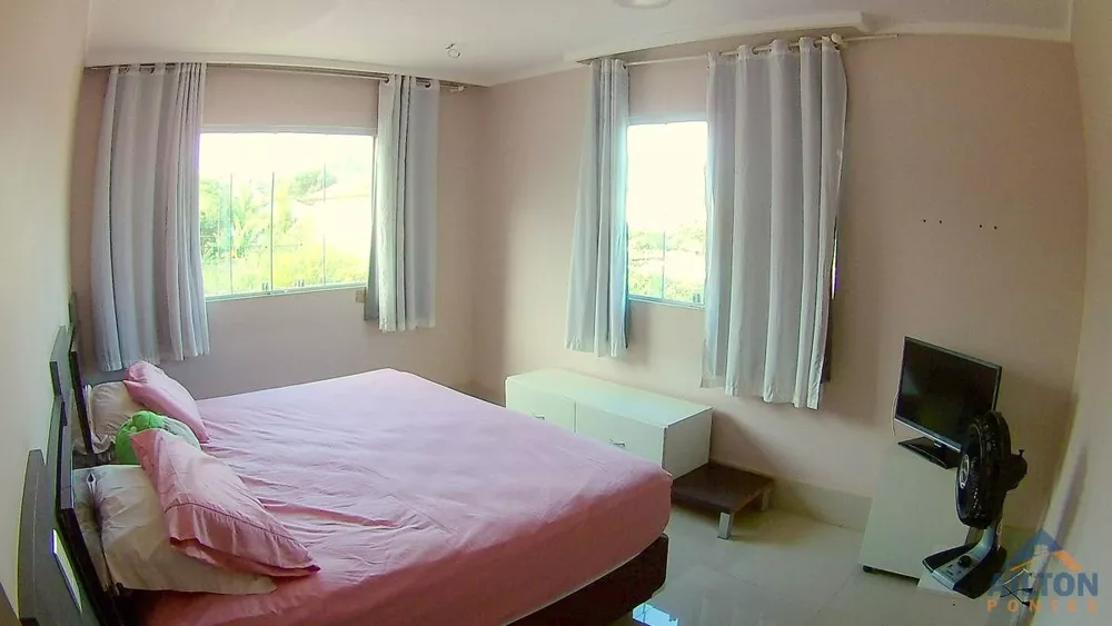 Casa, 3 quartos, 220 m² - Foto 1