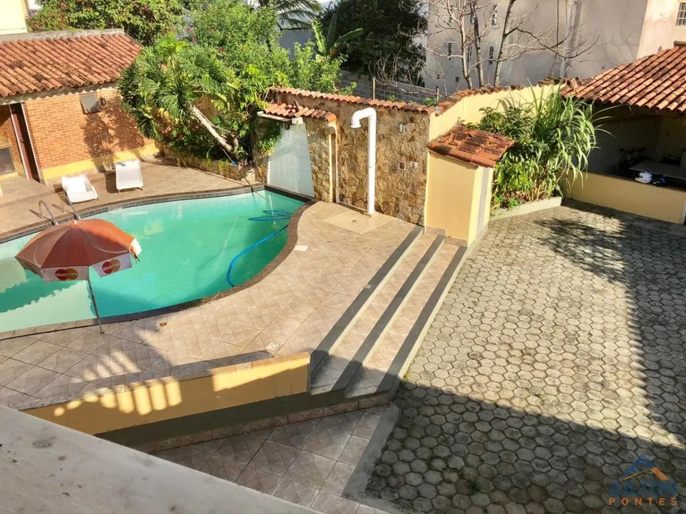 Casa, 5 quartos, 180 m² - Foto 1
