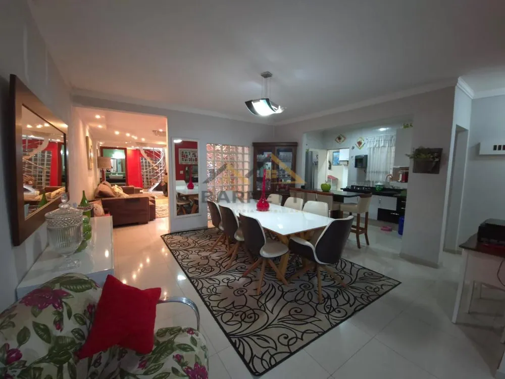 Casa, 3 quartos, 280 m² - Foto 1