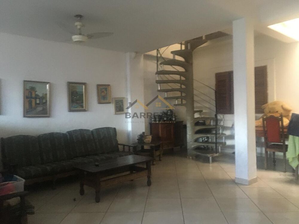Sobrado à venda com 4 quartos, 211m² - Foto 2