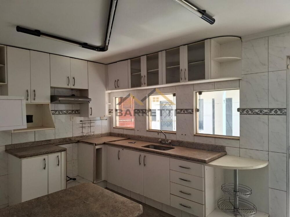Casa à venda com 3 quartos, 145m² - Foto 3