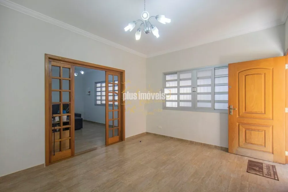 Casa à venda com 3 quartos, 184m² - Foto 1