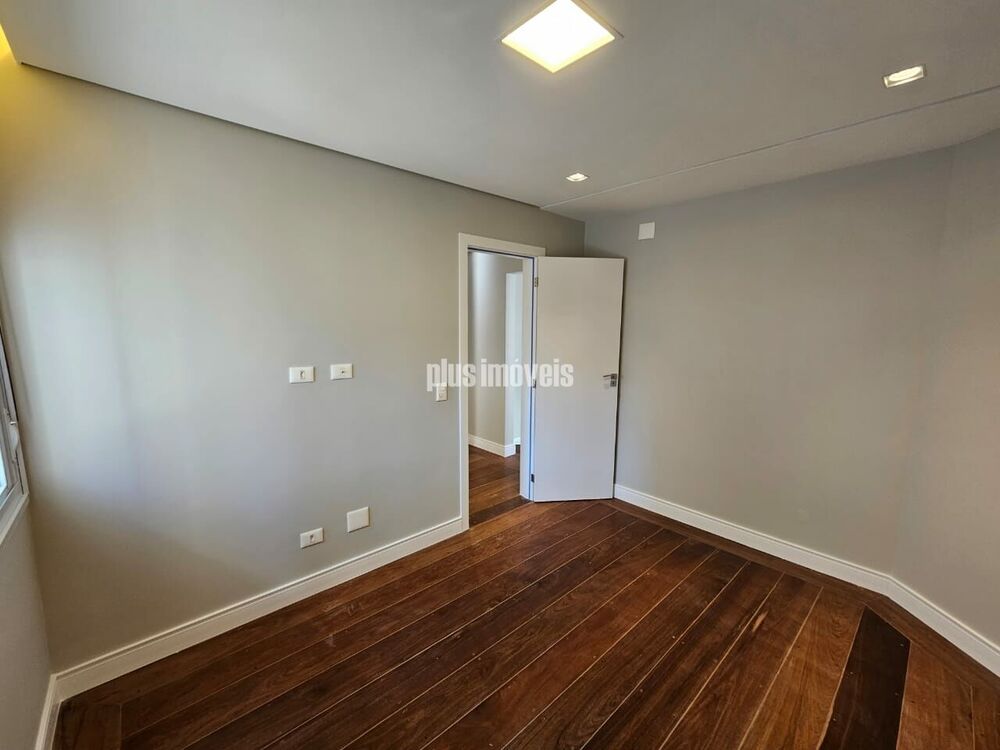 Apartamento, 4 quartos, 220 m² - Foto 1