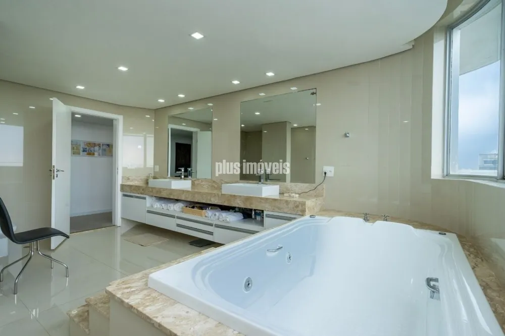 Apartamento, 4 quartos, 756 m² - Foto 1