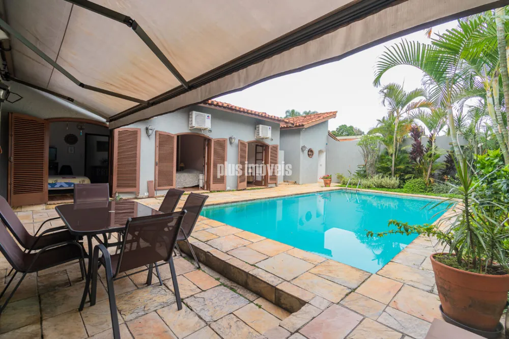 Casa, 4 quartos, 219 m² - Foto 1