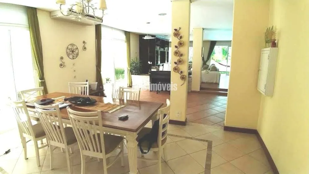 Casa, 4 quartos, 200 m² - Foto 1