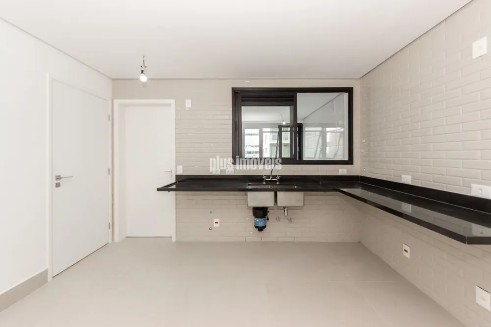 Apartamento, 3 quartos, 208 m² - Foto 1