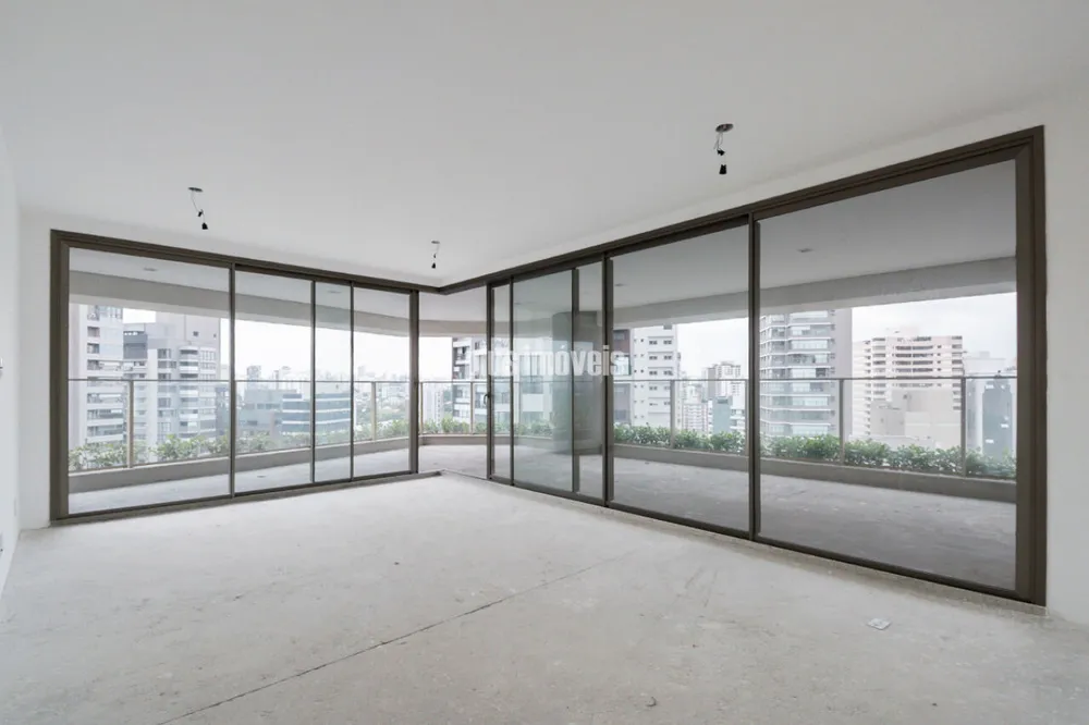 Apartamento, 3 quartos, 221 m² - Foto 1