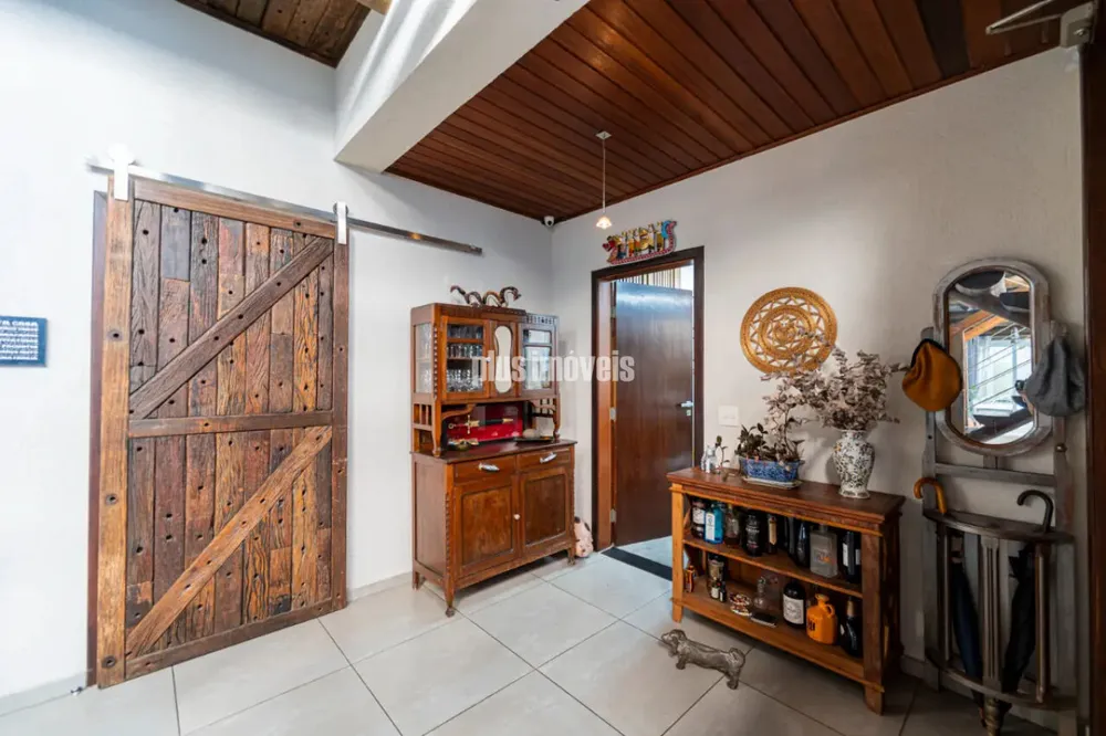 Casa, 4 quartos, 326 m² - Foto 1