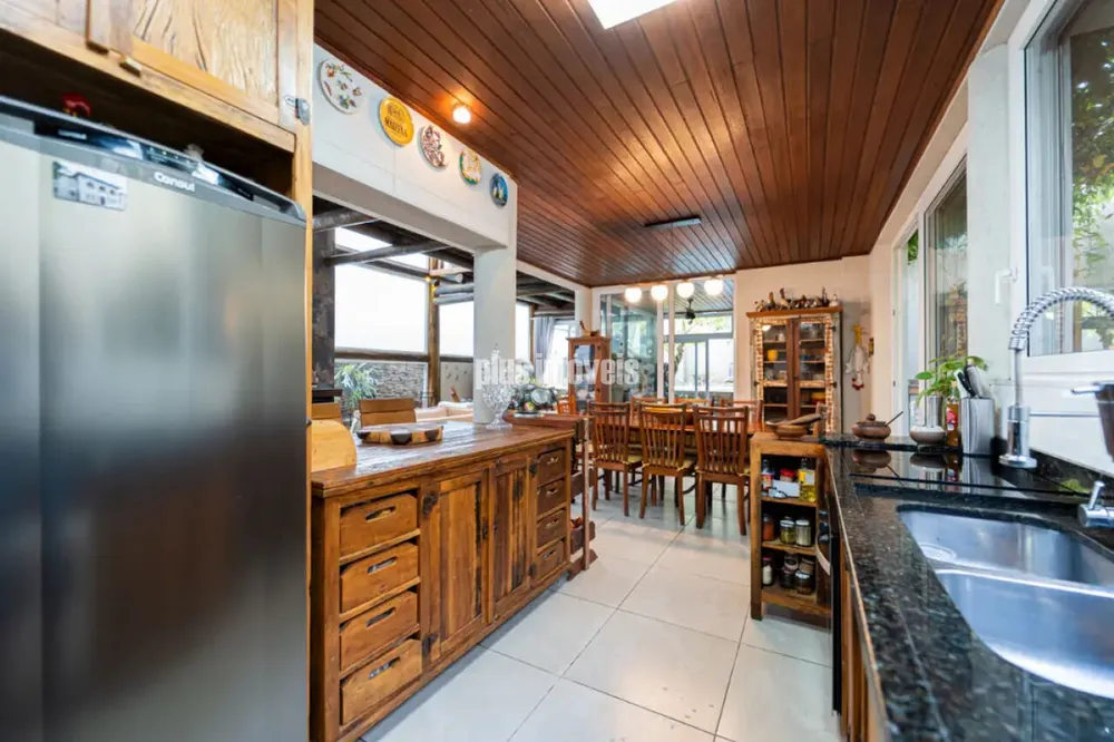 Casa, 4 quartos, 326 m² - Foto 2