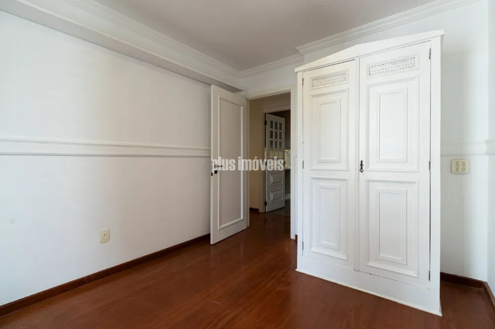 Apartamento, 3 quartos, 240 m² - Foto 1