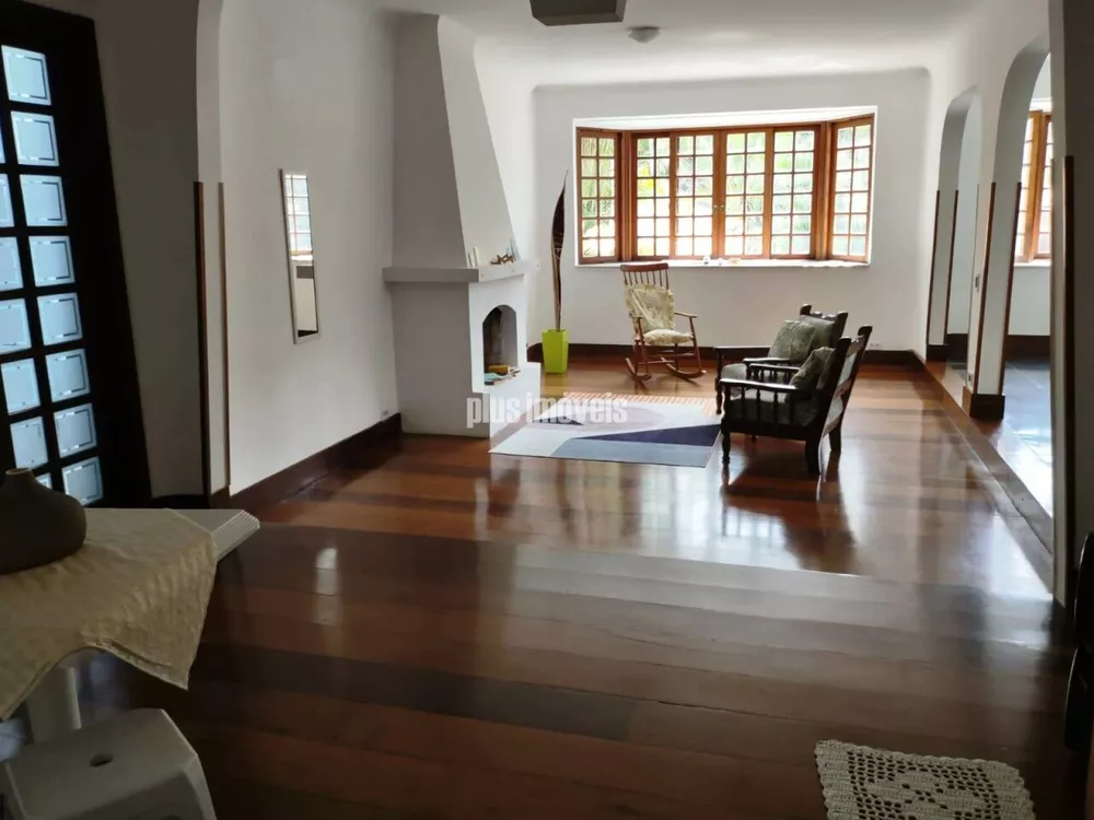 Casa à venda com 4 quartos, 350m² - Foto 1