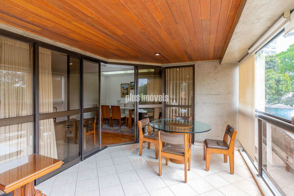 Apartamento à venda com 4 quartos, 214m² - Foto 2