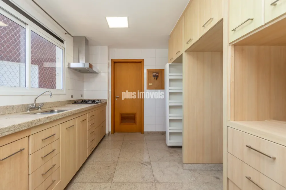 Apartamento, 3 quartos, 230 m² - Foto 1