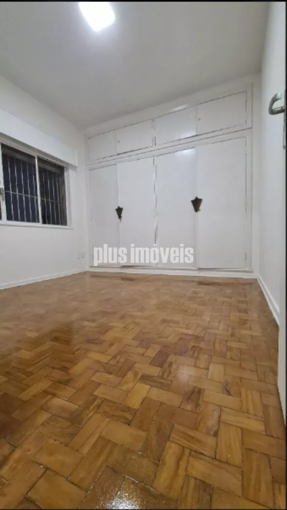 Casa à venda com 4 quartos, 330m² - Foto 2