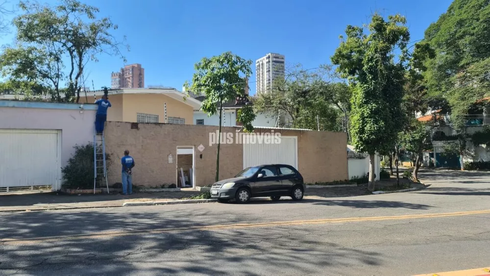 Casa à venda com 4 quartos, 330m² - Foto 1