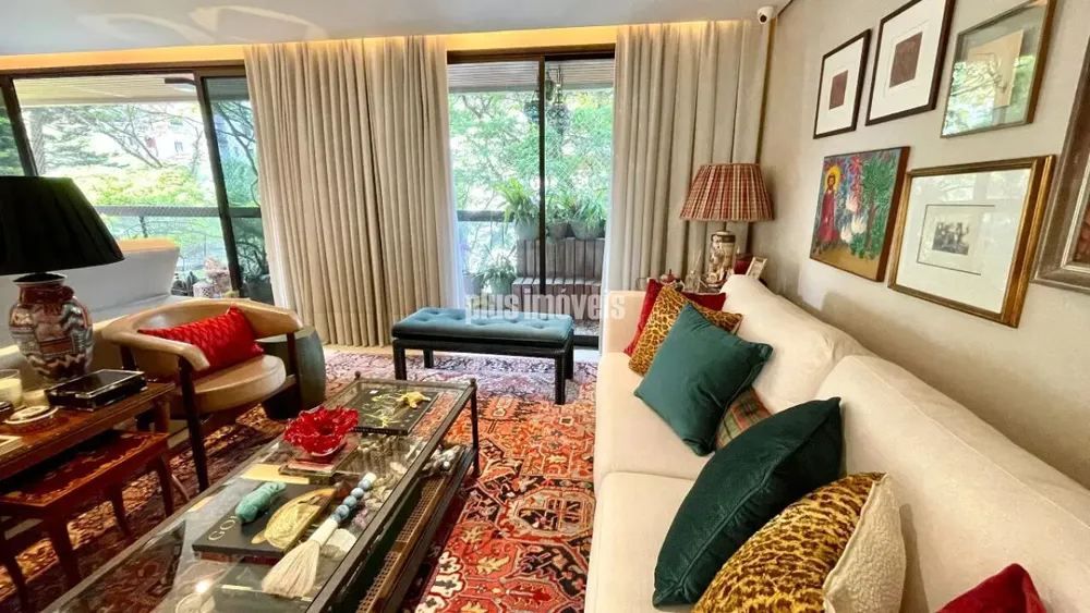 Apartamento, 3 quartos, 240 m² - Foto 1