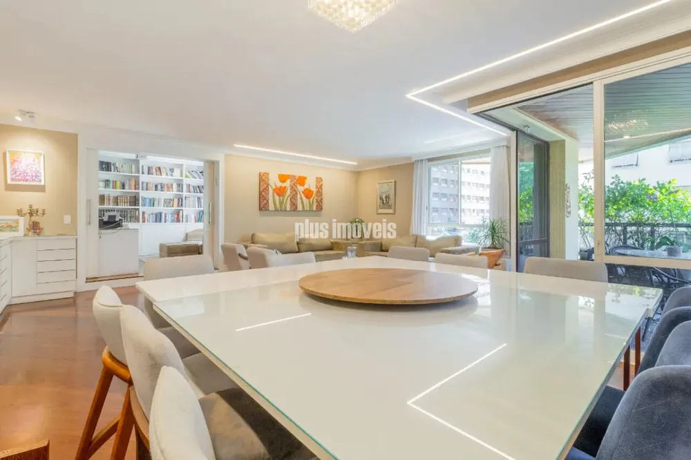 Apartamento, 3 quartos, 240 m² - Foto 1