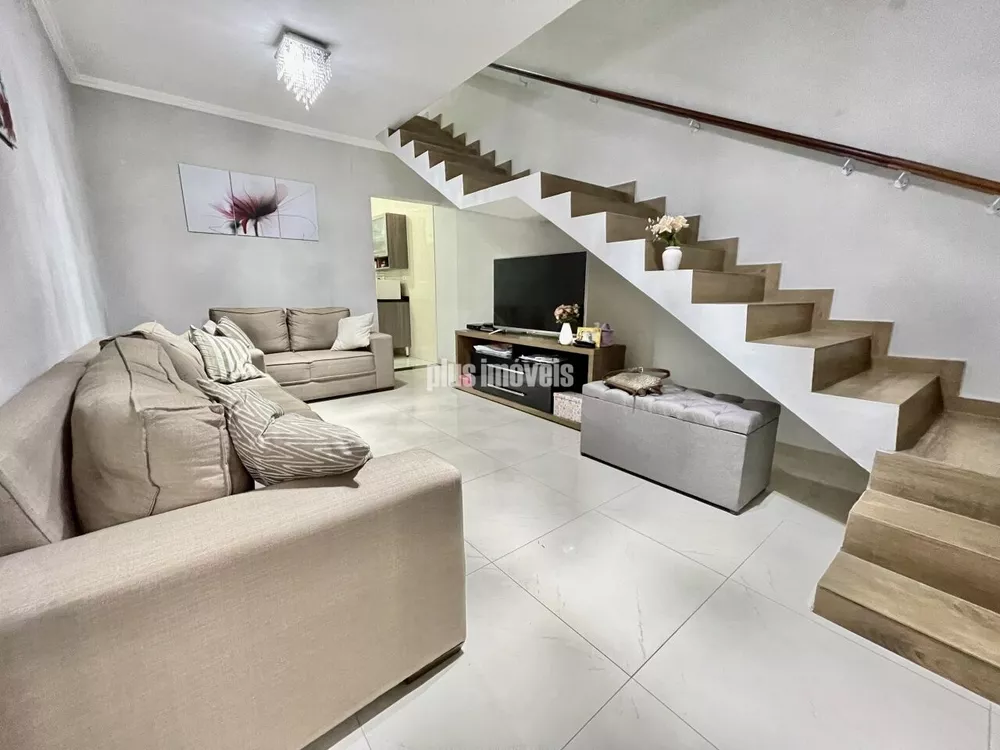 Casa de Vila à venda com 2 quartos, 80m² - Foto 3