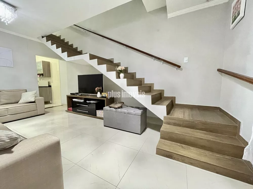 Casa de Vila à venda com 2 quartos, 80m² - Foto 4