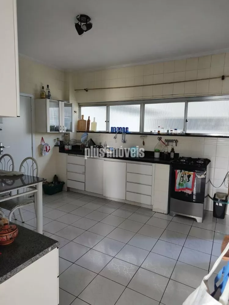 Apartamento à venda com 3 quartos, 136m² - Foto 2