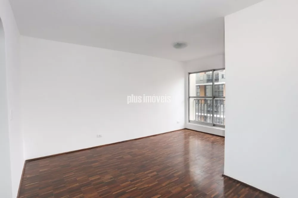 Apartamento à venda com 2 quartos, 70m² - Foto 2