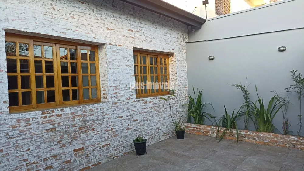 Casa à venda com 3 quartos, 120m² - Foto 1