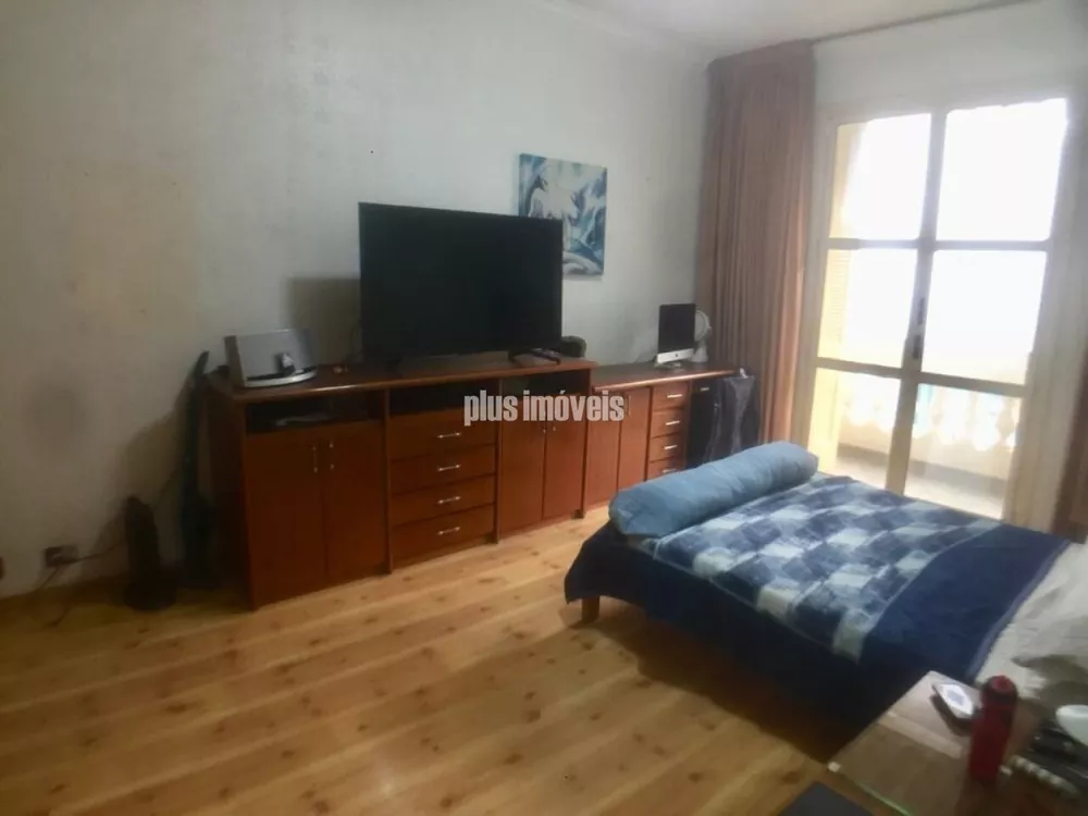 Apartamento à venda com 3 quartos, 218m² - Foto 3