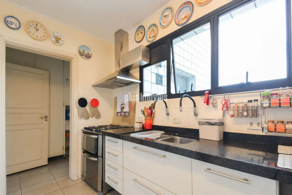 Apartamento, 3 quartos, 213 m² - Foto 1