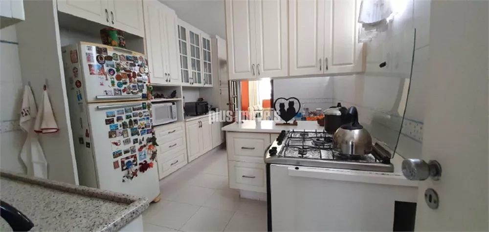 Apartamento à venda com 3 quartos, 150m² - Foto 4