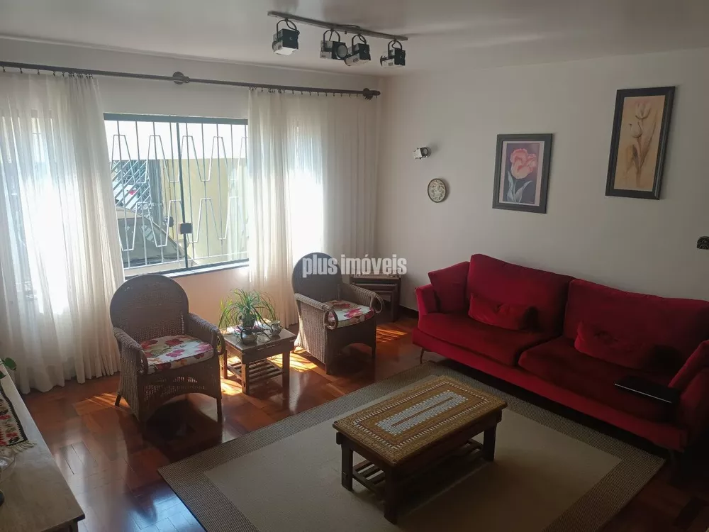 Casa à venda com 3 quartos, 189m² - Foto 1