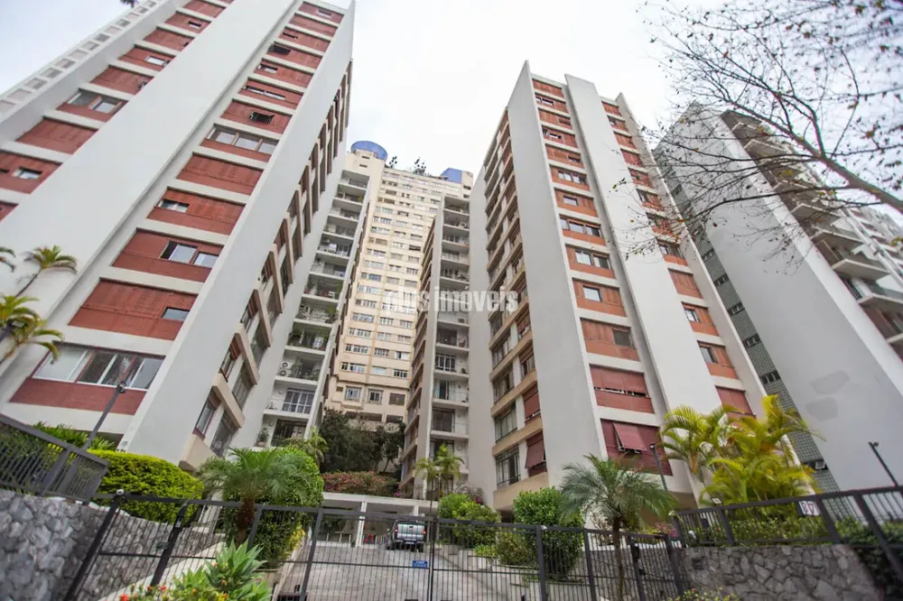 Apartamento, 3 quartos, 216 m² - Foto 1