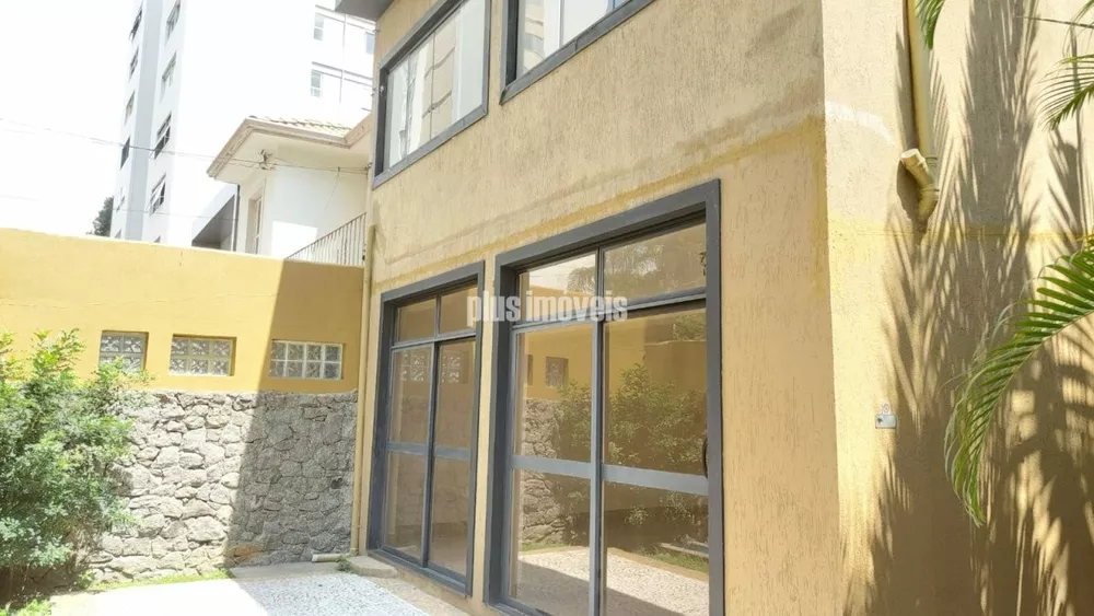 Casa à venda com 8 quartos, 259m² - Foto 2