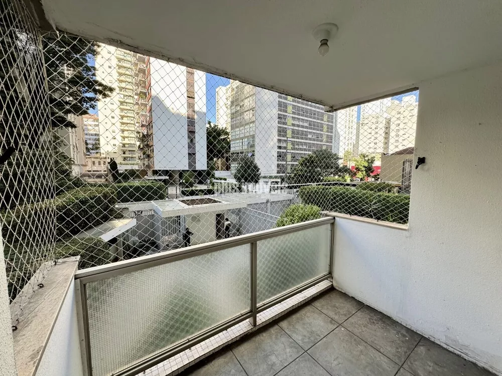 Apartamento à venda com 3 quartos, 134m² - Foto 1