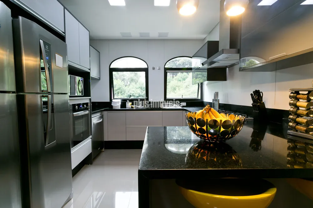 Apartamento, 3 quartos, 300 m² - Foto 1